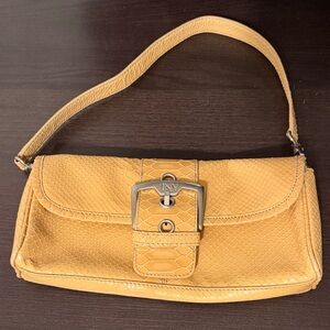 Elegant Beige Snakeskin Shoulder Bag